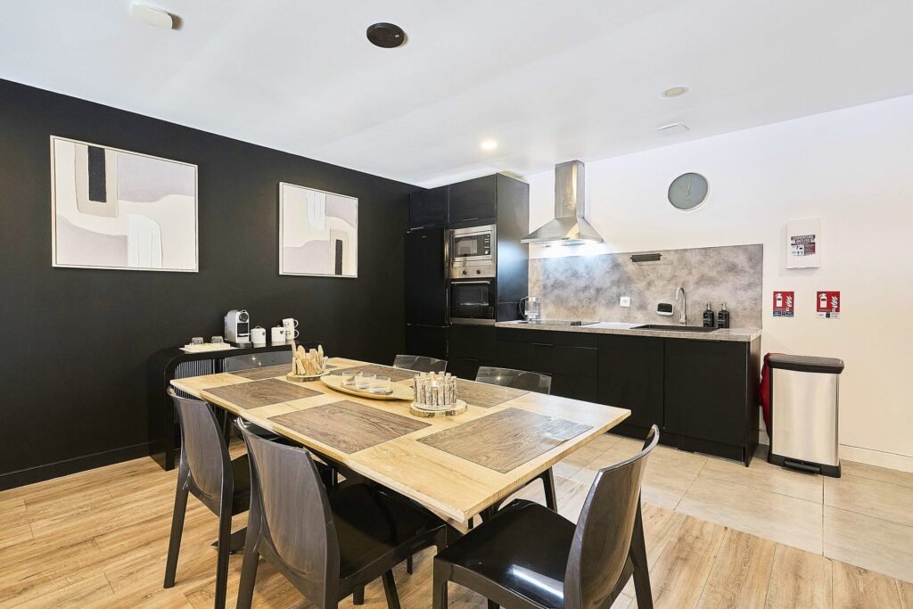 Cuisine table — Loft Private Spa