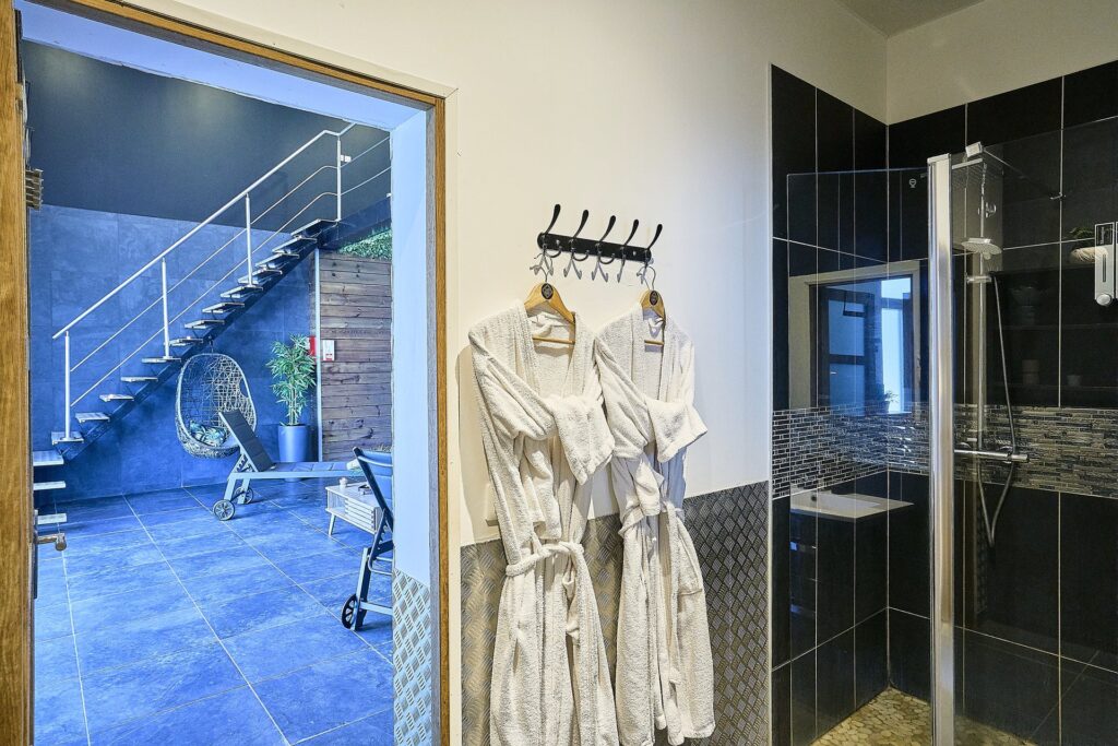 Salle de bain douche — Loft Private Spa